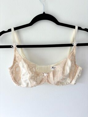 Wacoal White Tan Floral Lace Unlined Underwire Bra 34C